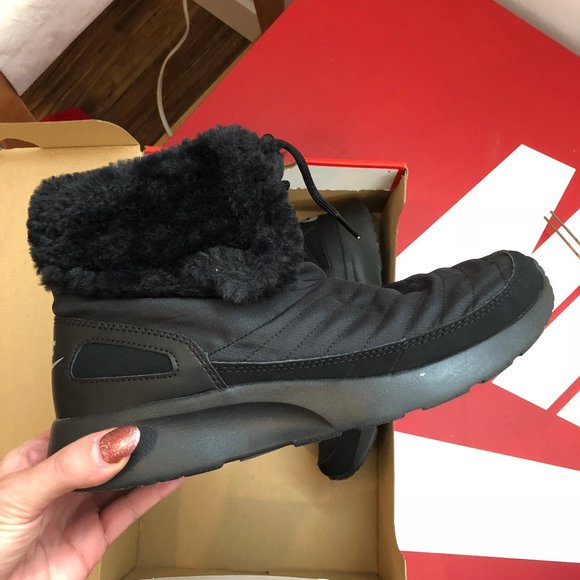 NWB Nike Kaishi Winter High Boots 8.5 - Picture 3 of 5